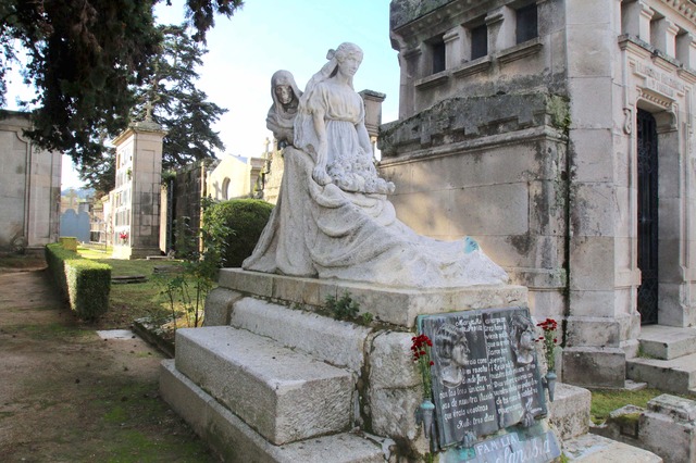 Escultura tumba Gil y Sarabia